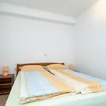 Apartman By The Sea Zuljana, Peljesac - 10233